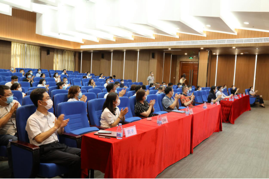 以英雄为榜样 笃定前行力量——海环公司举办援鄂抗疫先进事迹宣讲专题党课1126.png