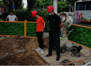 C:UsersAdministratorDesktop0-08-13魏默然8.13政务新闻电子信息发布申请.已整理0-08-13魏默然8.13政务新闻电子信息发布申请\u4e3a民服务 解民所需 全力出击保障供水——记工程公司白马北路文化厅宿舍应急抢险任务\u4e3a民服务 解民所需 全力出击保障供水——记工程公司白马北路文化厅宿舍应急抢险任务293.png