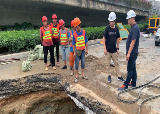 C:UsersAdministratorDocuments0-09-18魏默然9.17政务新闻电子信息发布申请.修改后0-09-18魏默然9.17政务新闻电子信息发布申请\u7d27急抢修 还路于民——排水仓山分公司完成福湾路辅道污水管道抢修任务\u7d27急抢修 还路于民——排水仓山分公司完成福湾路辅道污水管道抢修任务287.png