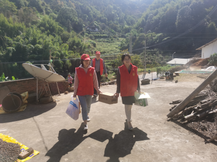 C:UsersAdministratorDownloads0-11-20魏默然11.20政务新闻电子信息发布申请.已整理0-11-20魏默然11.20政务新闻电子信息发布申请\u5165户结对帮扶 助力脱贫攻坚——平潭引水公司团支部开展结对帮扶活动\u5165户结对帮扶 助力脱贫攻坚——平潭引水公司团支部开展结对帮扶活动175.png