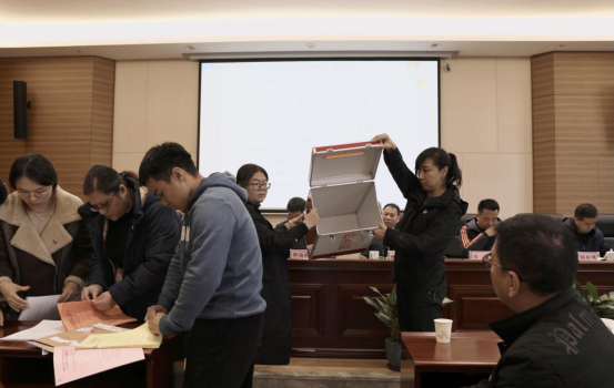 C:UsersAdministratorDocuments0-12-31魏默然12.31政务新闻电子信息发布申请.已修改0-12-31魏默然12.31政务新闻电子信息发布申请\u7528心服务 多维赋能 为公司高质量发展超越贡献力量——水务工程公司召开工会委员会换届选举大会\u7528心服务 多维赋能 为公司高质量发展超越贡献力量——水务工程公司召开工会委员会换届选举大会300.png