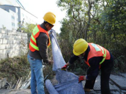 为“云巅”水表保暖 确保冬季用水安全323.png