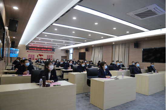 工作迎来“年终考” 干部述职交“答卷”——海环公司举行2020年度中层干部述职与测评会64.png