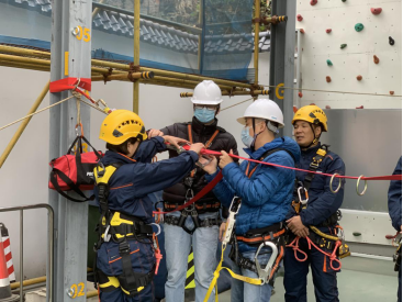 高处作业危机四伏 培训实操精准化解——海环公司举办高处作业应急救援系列培训441.png