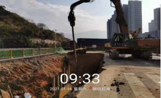 急难险重全不怕 党员先锋冲在前——工程公司完成鹤林路（安亭路口）给水管道抢修工程413.png