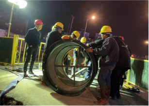 复工复产赢先机 多点发力保供水——工程公司完成地铁5号线凤山站二期给水管道迁改工程0.png