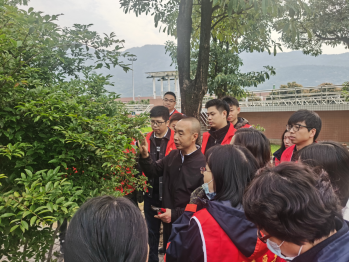 爱绿护绿 拥抱春天——海环公司党委开展“学雷锋 护绿意”志愿活动166.png