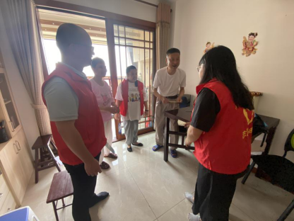 情系退休老党员 关怀慰问暖人心——闽侯水务与近邻社区共同开展慰问活动170.png