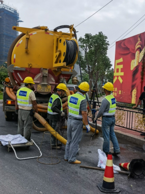 执锹为笔 挥汗为墨 续写水务人的光明故事——高新区水务公司完成轮船港上游6条道路管网清疏440.png