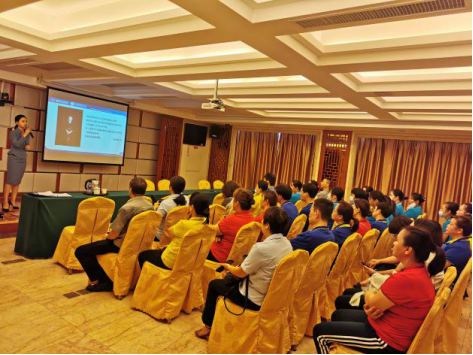 提升团队礼仪品质  传扬脉式亲情服务——温泉公司开展源脉服务模式强化培训84.png