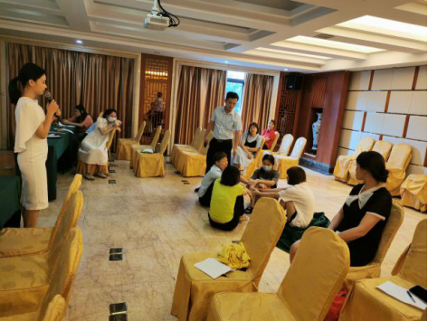 提升团队礼仪品质  传扬脉式亲情服务——温泉公司开展源脉服务模式强化培训219.png