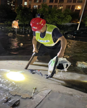 排水公司：以雨为令 奋勇逆行 筑牢风雨中的安全屏障526.png