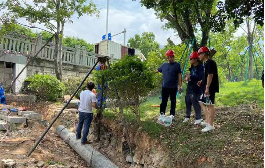 巧接管道，工程公司解决晋安区园中村用水难86.png