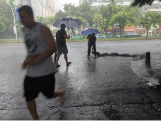 福州水司：战风斗雨 优质供水不断线213.png