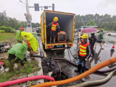 福州水司：战风斗雨 优质供水不断线627.png