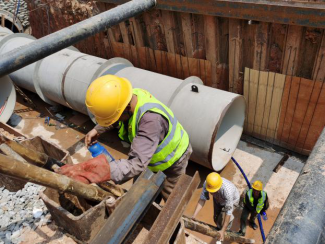 送清凉 鼓干劲 向高温下的坚守者致敬——福州水务开展高温慰问活动91.png