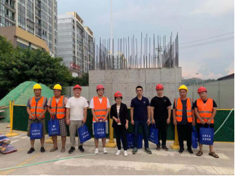 送清凉 鼓干劲 向高温下的坚守者致敬——福州水务开展高温慰问活动614.png