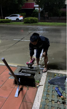突降暴雨，闽侯水务坚守一线除积涝275.png
