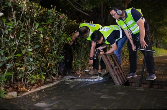 俯身探听 城市夜行 我们是”管道医生”——福州水司一名管道检漏工的自白1103.png
