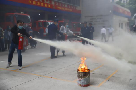 “火”速行动 防患未“燃”——福州水务开展消防知识培训暨应急演练活动714.png