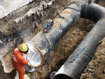 以初心托举梦想 用汗水浇筑前路——记工程公司最美水务人叶集群543.png