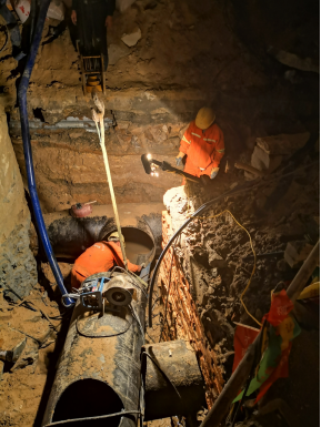 以初心托举梦想 用汗水浇筑前路——记工程公司最美水务人叶集群991.png