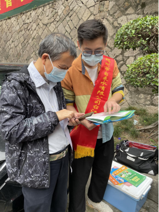 福州水司开展户表改造现场办公，解决居民用水难题388.png