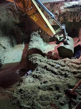 管线“搬家”让道地铁  全面助力城市轨道交通建设——地铁4号线西二环站管线迁改提前完工653.png