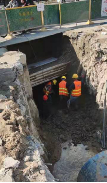 管线“搬家”让道地铁  全面助力城市轨道交通建设——地铁4号线西二环站管线迁改提前完工654.png