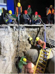 管线“搬家”让道地铁  全面助力城市轨道交通建设——地铁4号线西二环站管线迁改提前完工1299.png