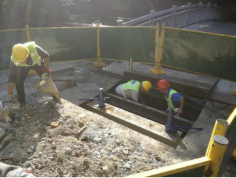 齐心协力攻难关 提速增效促通航 ——东西河喜鹊桥桥体提升顺利完成237.png