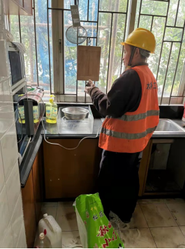 从“群众”出发 让“满意”落地——福州水司高效解决金城住宅小区住户用水难题1232.png