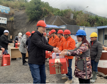 虎年新春送温暖  情系工地鼓干劲——福州水务集团领导赴“一闸三线”开展新春慰问活动147.png