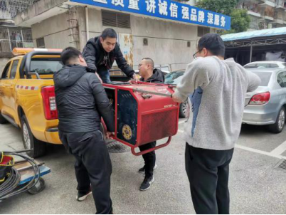 心中有责守清源 坚守一线护榕城——工程公司完成台江区滨江步行街路段紧急供水任务134.png