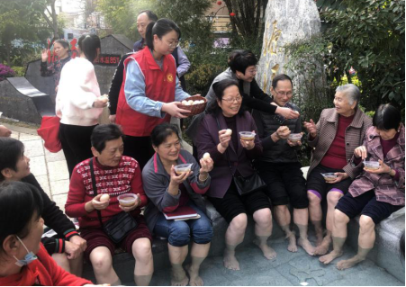 暖心“福粥” 浓情拗九——福州水务集团开展”拗九节“志愿服务活动190.png