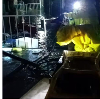 排水公司：暴雨难阻防疫路 排水抢险勇担当290.png