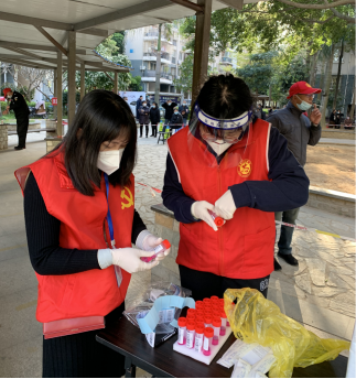 倾注红色力量 助建“无疫小区”——平潭引水公司协助前横社区开展新一轮核酸检测177.png