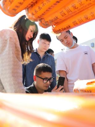 建功工程岗位 点亮青春光芒——工程公司团支部组织团员青年学习管材配件知识310.png