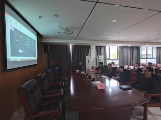 劳模引领创新 武装排水队伍——“赖茂顺劳模工作室”开展紫外光固化非开挖修复设备培训1.png