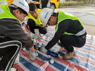 劳模引领创新 武装排水队伍——“赖茂顺劳模工作室”开展紫外光固化非开挖修复设备培训308.png