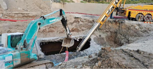 夜以继日援助抢险 保障安全守护人民——排水公司消除滨海快线枕峰山隧道涌水险情107.png