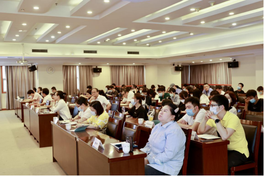 聚力“标准化、法治化、数字化” 打造营商环境标杆城市——福州市优化营商环境专题培训举办547.png