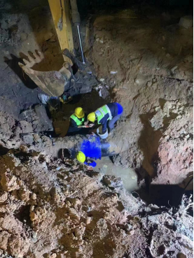 迎“疫”而上忙抢修 供水保障不间断——供水服务的抗“疫”日记1415.png