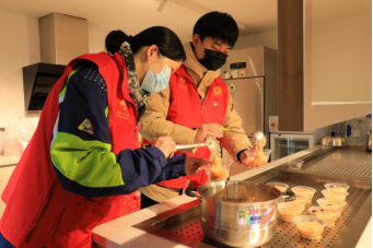 拗九敬老扬孝道 福粥飘香暖榕城——福州水务集团开展“我们的节日”拗九节志愿服务活动209.png