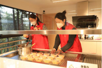 拗九敬老扬孝道 福粥飘香暖榕城——福州水务集团开展“我们的节日”拗九节志愿服务活动210.png