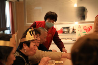 拗九敬老扬孝道 福粥飘香暖榕城——福州水务集团开展“我们的节日”拗九节志愿服务活动213.png