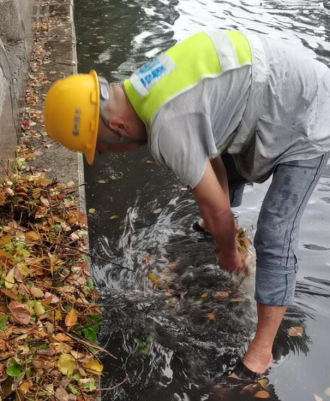 暴雨来袭，排水铁军在风雨中当好福州市民的守护者0.png