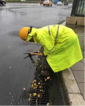 暴雨来袭，排水铁军在风雨中当好福州市民的守护者426.png