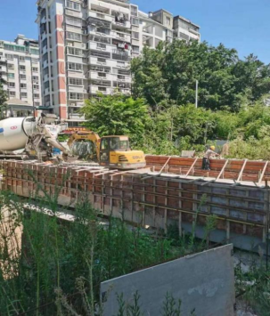 倾力为民办实事 架起群众“连心桥”——排水公司获仓山区福伟苑（美伦雅居）业委会锦旗484.png