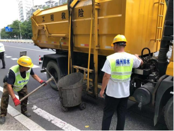 有泥巴？给排水管道“冲个澡”——排水公司开展排水管道清淤疏通专项行动379.png
